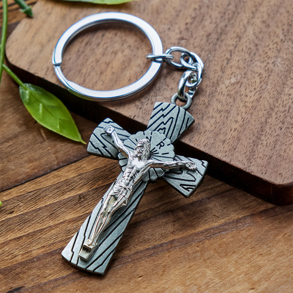 Christianartworkshop Porte-clés crucifix tricolore style antique, aspect bois : Une foi rayonnante à porter - Étain antique - image 1