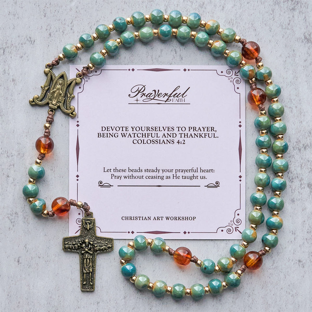 Christianartworkshop FOI PRIÉE : Chapelet artisanal en céramique verte avec perles d'ambre - FOI PRIÉE - image 0