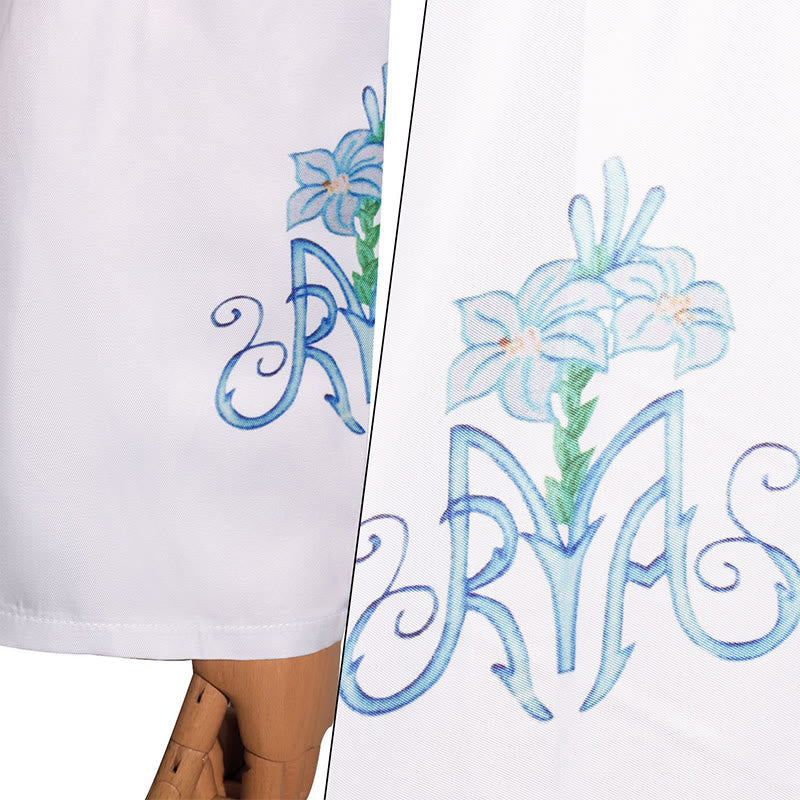 Christianartworkshop Robe de clergé blanche élégante à col montant ornée de motifs floraux de lys bleus - image 5