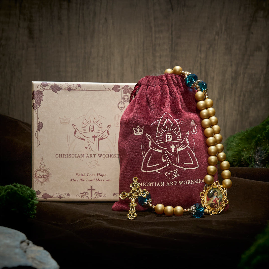 Christianartworkshop Chapelet élégant en perles dorées mates avec Sainte Thérèse et crucifix - image 6