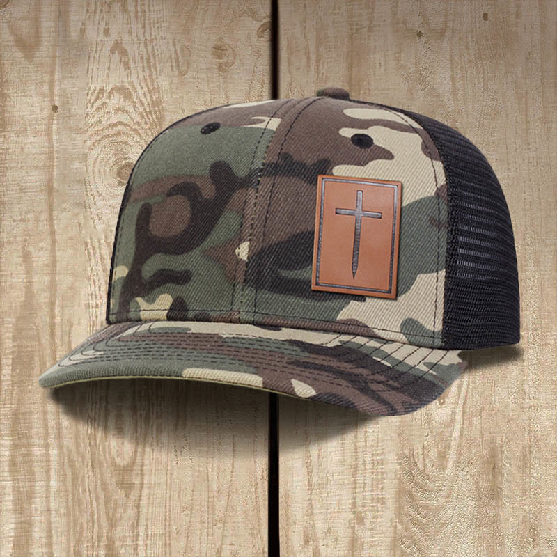Christianartworkshop Chapeau Faith avec écusson en cuir et croix cloutée « La foi plutôt que la peur » - camouflage - image 0