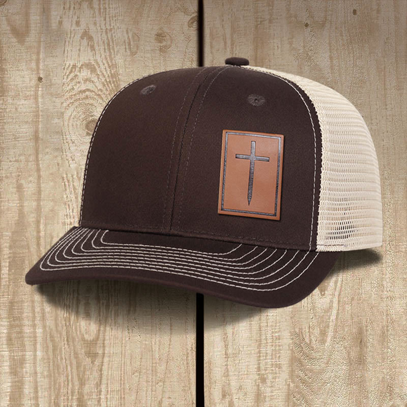 Christianartworkshop Chapeau Faith avec écusson en cuir et croix cloutée « La foi plutôt que la peur » - Brun - image 4