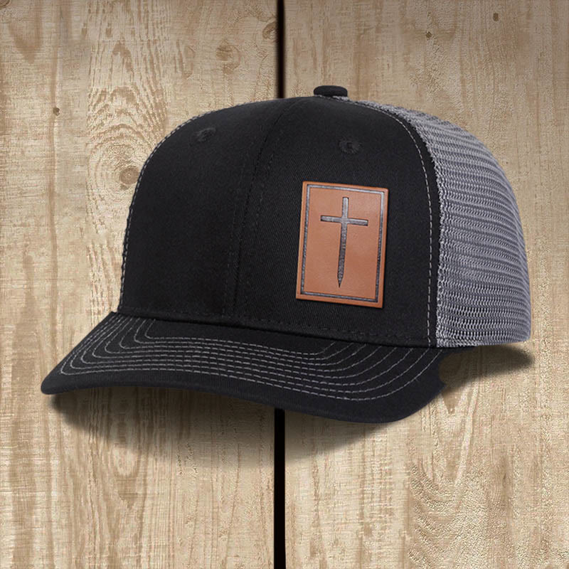 Christianartworkshop Chapeau Faith avec écusson en cuir et croix cloutée « La foi plutôt que la peur » - Gris foncé - image 3