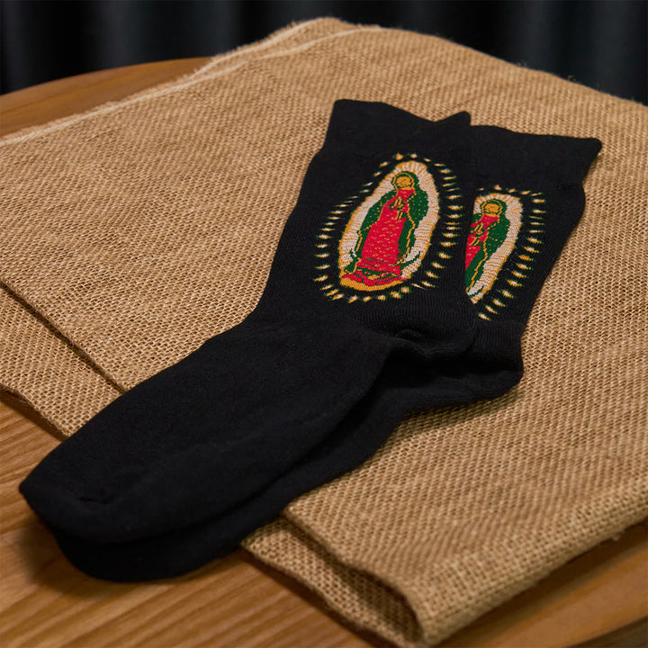 Christianartworkshop Chaussettes unisexes religieuses Vierge de Guadalupe Noire : Design rétro, style religieux exclusif - image 5