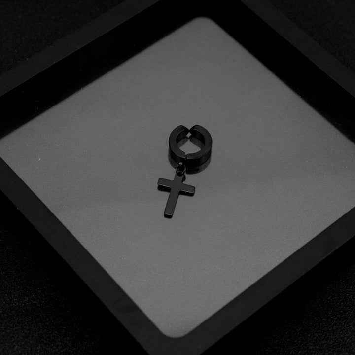 Boucles d'oreilles pendantes croix tendance Christianartworkshop : des bijoux chics et élégants pour tous les jours - Clip d'oreille - Noir - image 5