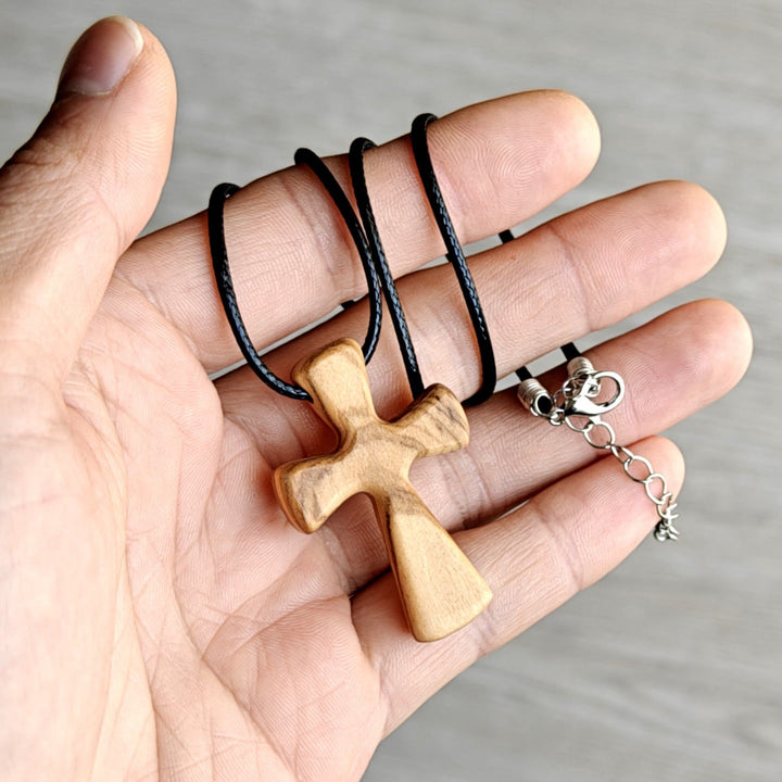 Christianartworkshop Collier pendentif croix en bois : Bijoux de foi chrétienne - image 5
