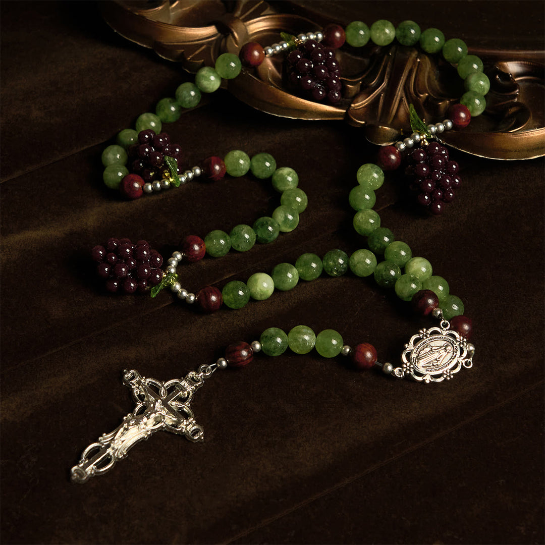 Chapelet en perles de raisin vertes et violettes inspiré par le Christ, la Vraie Vigne, de Christianartworkshop - image 9