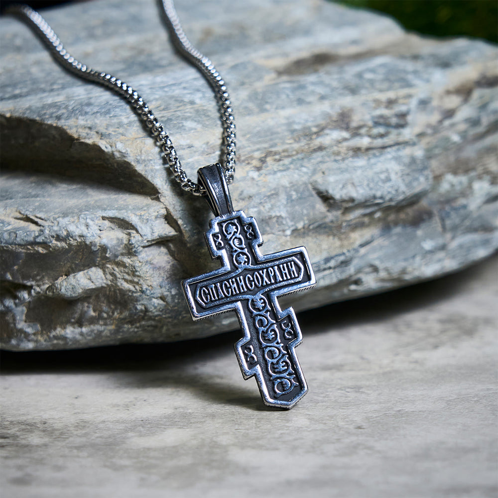 Collier crucifix orthodoxe bicolore de Christianartworkshop , porteur d'une profonde signification spirituelle - image 1