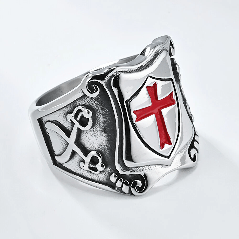 Bague médiévale en forme de croix rouge avec motif chevaleresque et détails gravés, signée Christianartworkshop - image 8