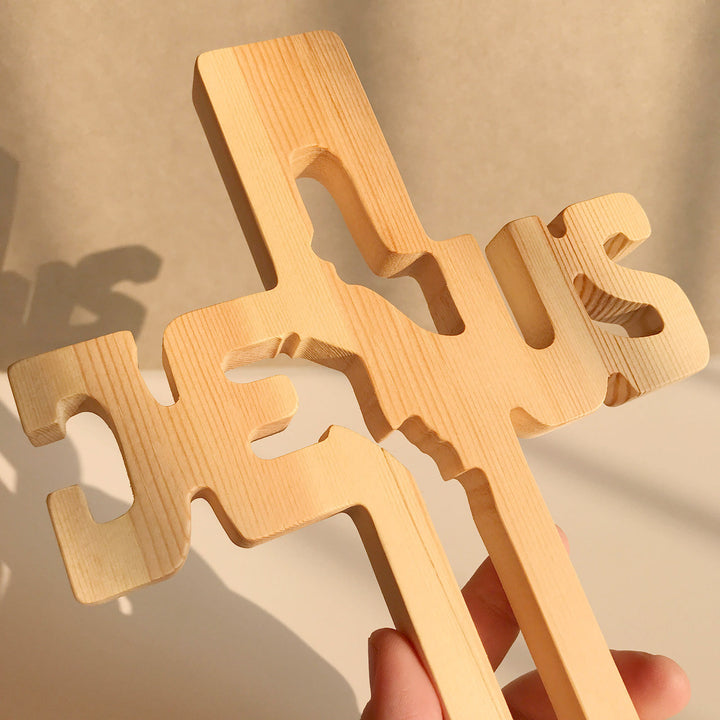Christianartworkshop Croix murale en bois de pin représentant la silhouette de Jésus, avec un motif sculpté ajouré. - image 5