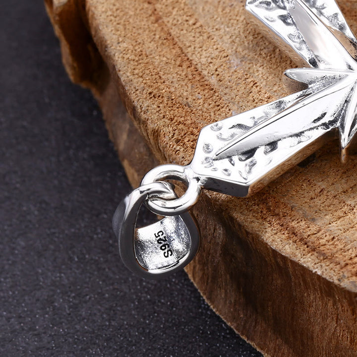 Collier croix classique en argent sterling poli de Christianartworkshop : un emblème de dévotion à la fois subtil et sacré - image 3