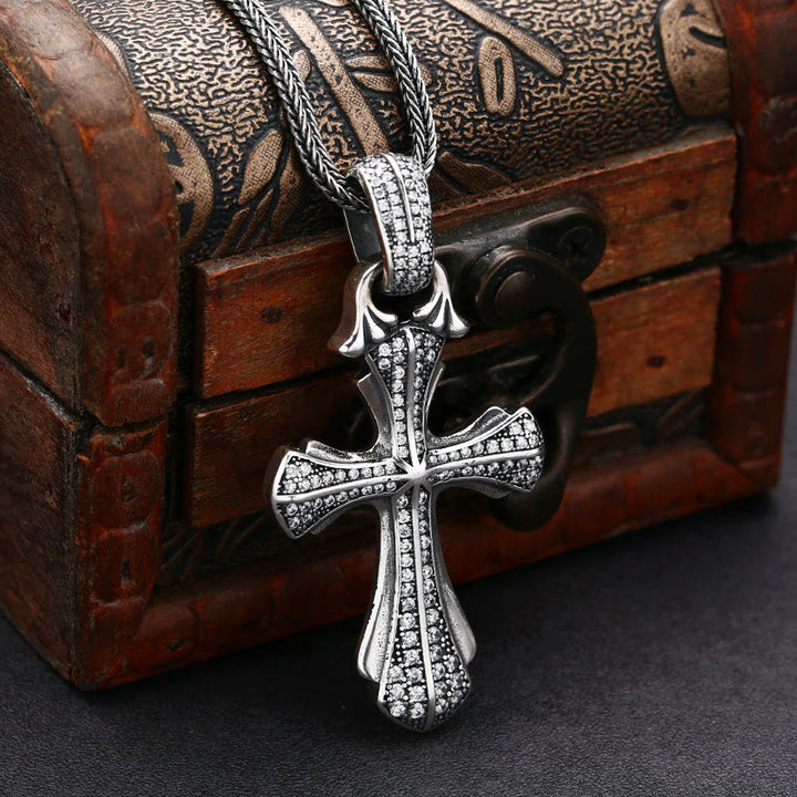 Collier croix classique en argent sterling orné de pierres étincelantes, signé Christianartworkshop : un symbole profond de foi - Argent sterling 925 - image 0