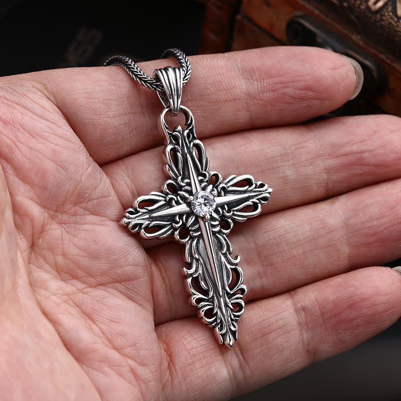 Collier croix classique en argent sterling filigrané avec zircon, signé Christianartworkshop : un symbole profond de foi - image 1