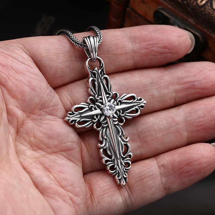 Collier croix classique en argent sterling filigrané avec zircon, signé Christianartworkshop : un symbole profond de foi - image 1
