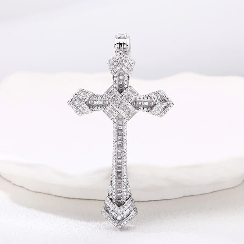 Christianartworkshop Pendentif croix en argent serti de diamants : une fusion unique d'élégance et de foi - image 2