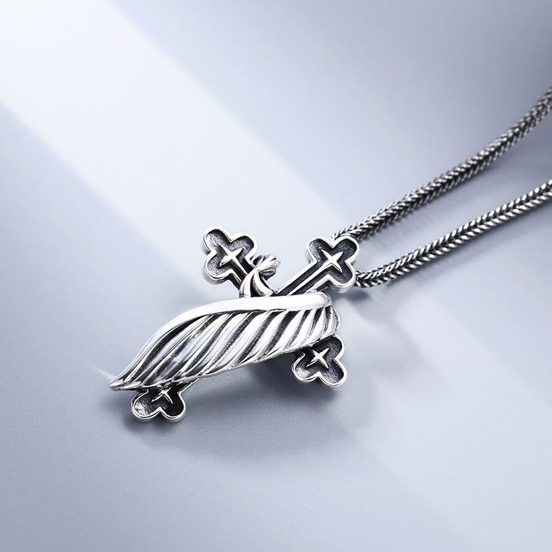 Pendentif croix ailée en argent sterling style rétro de Christianartworkshop : un symbole de foi empreint de nostalgie - image 3