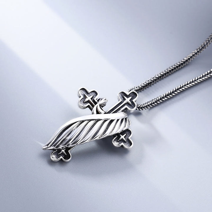Pendentif croix ailée en argent sterling style rétro de Christianartworkshop : un symbole de foi empreint de nostalgie - image 3