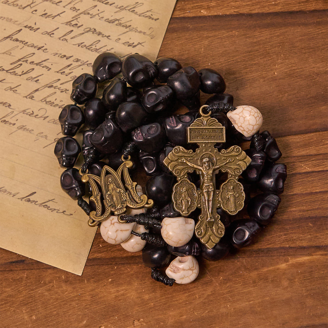 Christianartworkshop Lumière sur les ténèbres - Crucifix de la Miséricorde pour le Pardon avec chapelet à grains noirs en forme de crâne - image 5