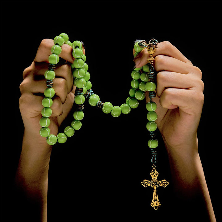 Christianartworkshop Crucifix de la Victoire avec chapelet de prière dynamique inspiré du tennis : la foi rencontre la passion sportive - image 1