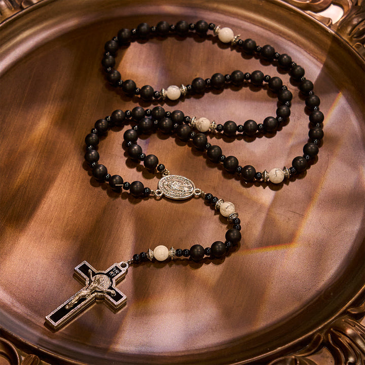 Christianartworkshop Chapelet artisanal en perles noires mates avec crucifix et Notre-Dame de Guadalupe - image 4