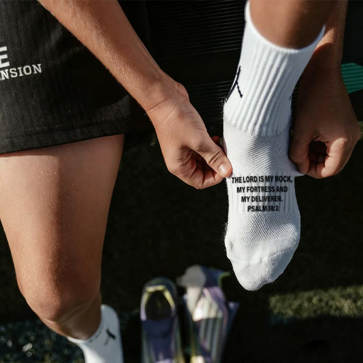 Christianartworkshop Chaussettes de football unisexes à motif biblique : Marchez chaque jour sous la guidance divine - image 1