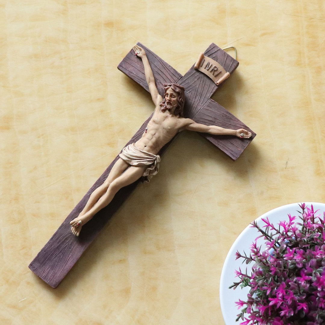 Christianartworkshop INRI - Crucifix en résine inscrite : un profond emblème de vénération - image 2