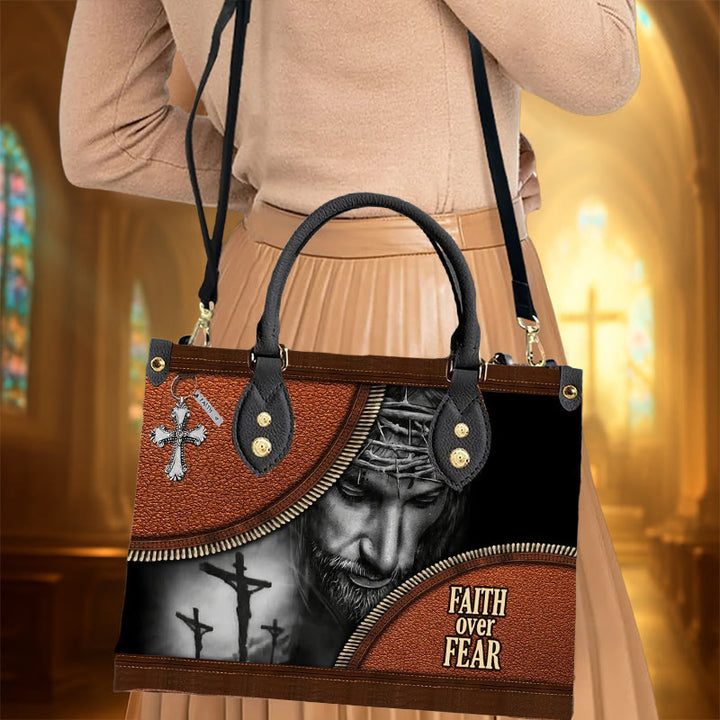 Christianartworkshop Sac à main en cuir à thème Jésus « La foi plutôt que la peur » : Emportez le courage et le Christ avec vous - XL - Régulier - image 0