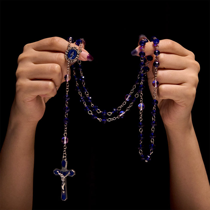 Christianartworkshop Chapelet de prière mystique à perles facettées violettes et bleues avec médaille émaillée de Notre-Dame - image 1