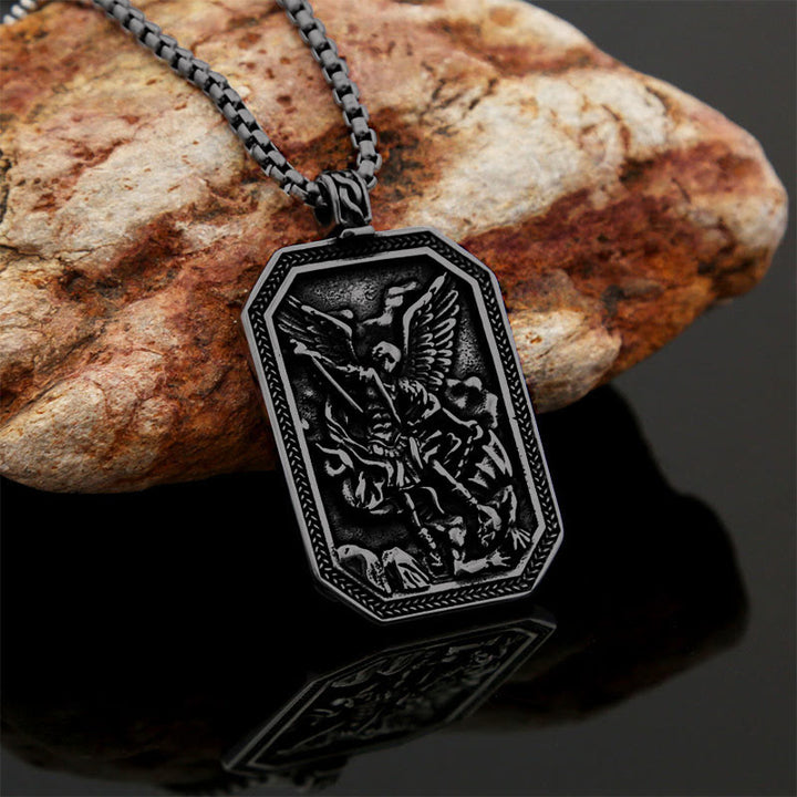 Christianartworkshop Collier pendentif classique en acier inoxydable avec Saint Michel Archange, symbole de protection. - Noir rétro - image 19