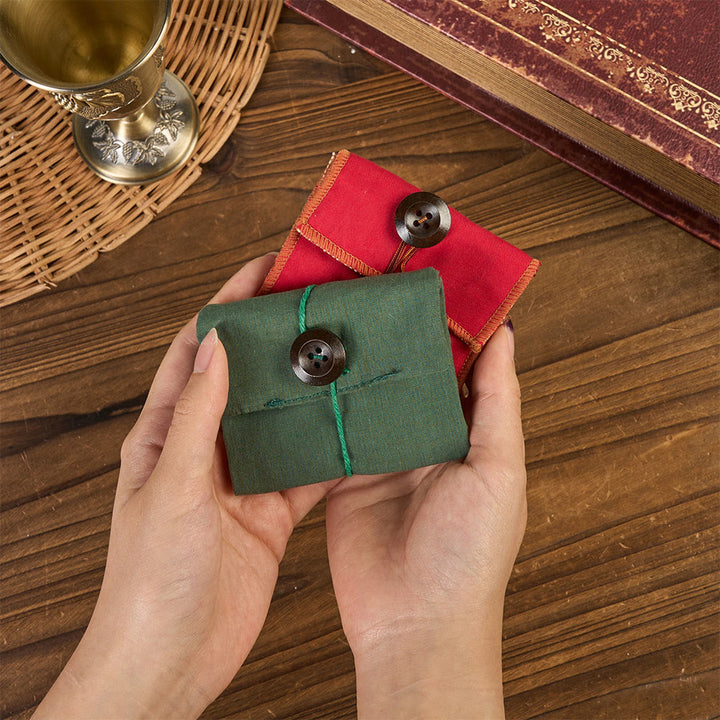 Christianartworkshop Pochette en tissu brodé de style classique avec croix en argent incluse - image 4