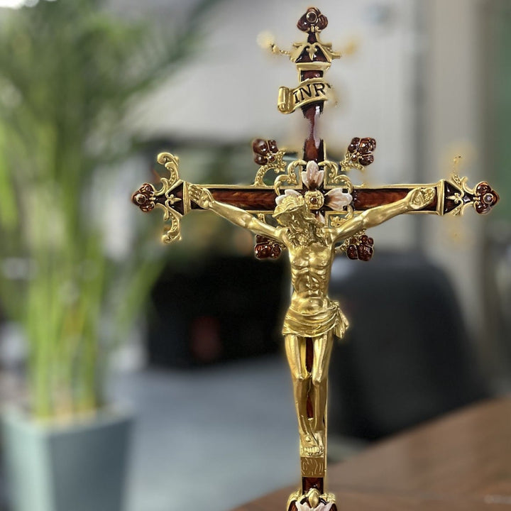 Christianartworkshop Ornement de bureau crucifix INRI inscrit, orné d'une fabrication artisanale raffinée - image 1
