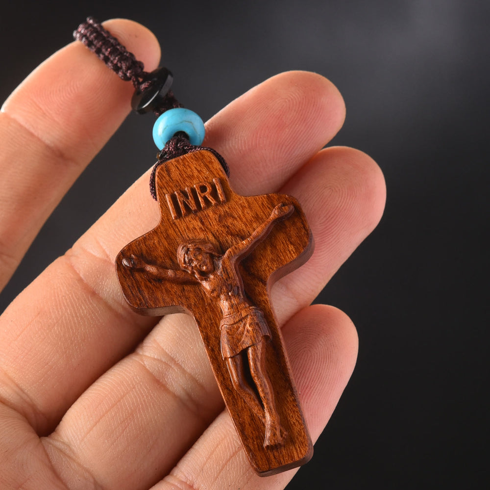 Christianartworkshop Porte-clés croix de Jésus en bois bicolore avec perle INRI et turquoise - image 1