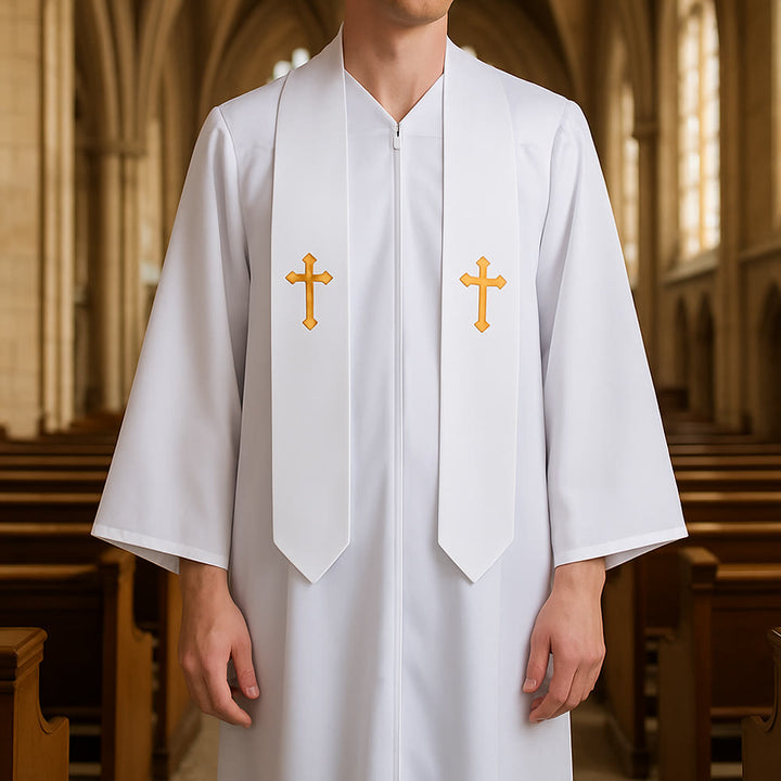 Christianartworkshop Robes de clergé élégantes noires et blanches : détail de la croix dorée - image 0