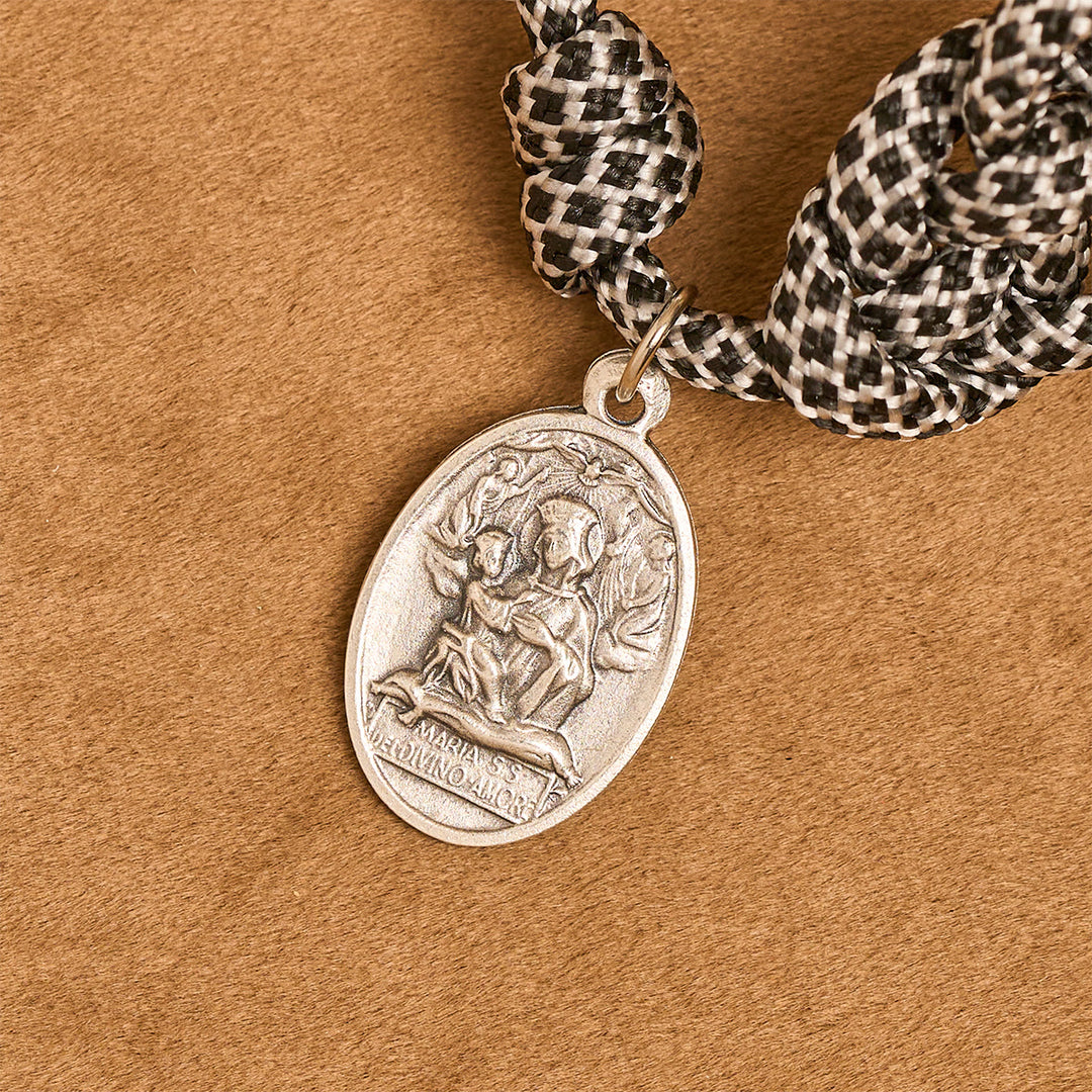 Christianartworkshop Chapelet en cordon de nylon à nœud solide avec médaille de saint Antoine : Raviver l'espoir perdu - image 10
