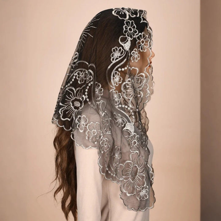 Christianartworkshop Voile de chapelle élégant en dentelle bénite avec croix et mains jointes en prière - image 3