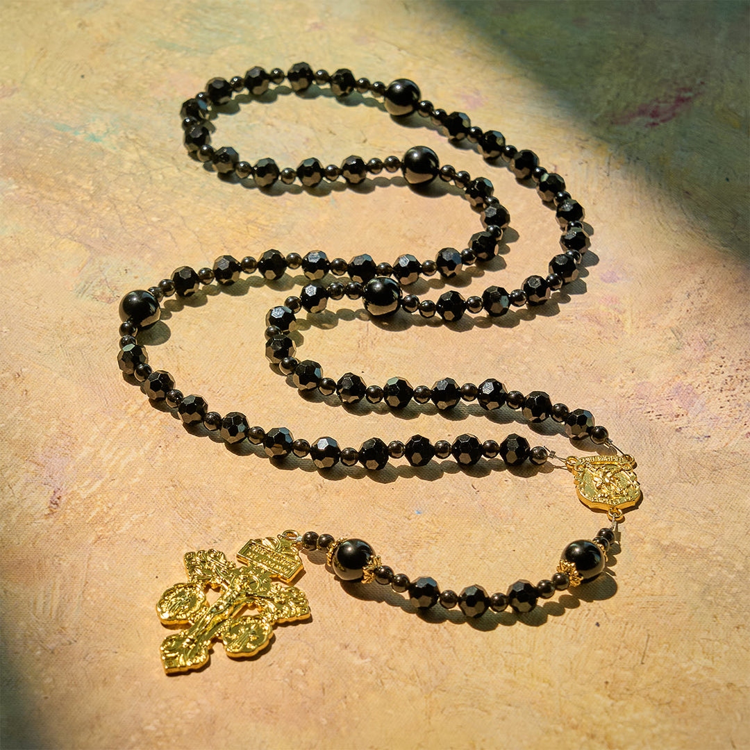 Christianartworkshop Crucifix de Saint Michel et du Pardon en perles noires facettées, chapelet fait main - image 6