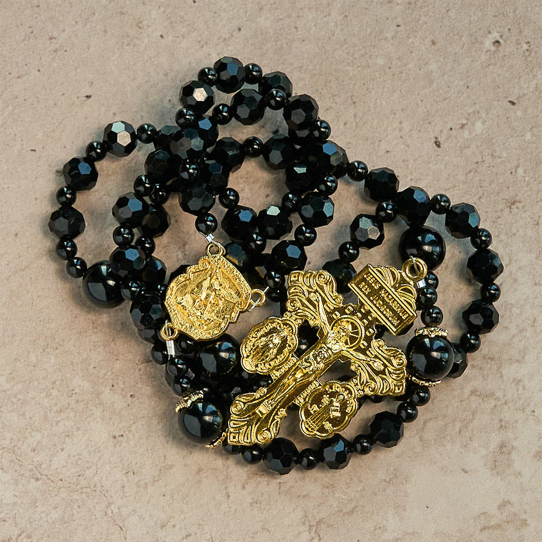 Christianartworkshop Crucifix de Saint Michel et du Pardon en perles noires facettées, chapelet fait main - image 3