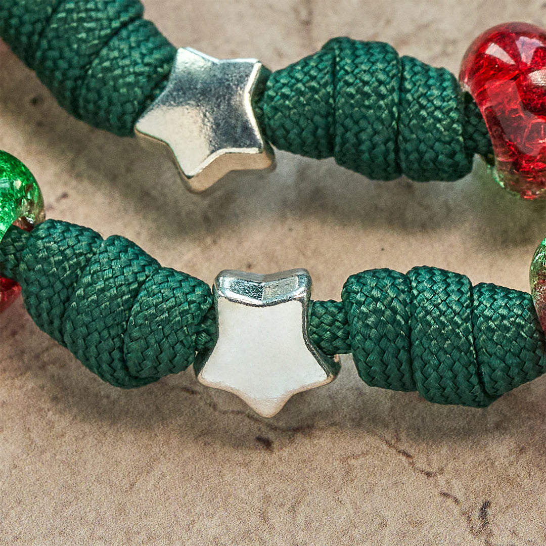 Christianartworkshop Chapelet de Noël en paracorde avec la bénédiction de la Sainte Famille et des perles rouges et vertes brillantes. - image 11