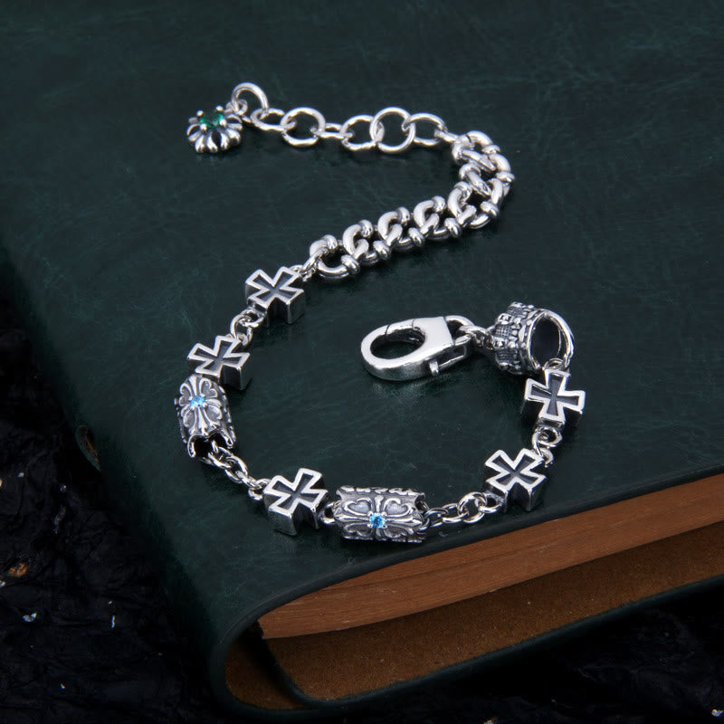 Bracelet croix classique en argent sterling 925 avec perles florales gothiques de Christianartworkshop - image 1