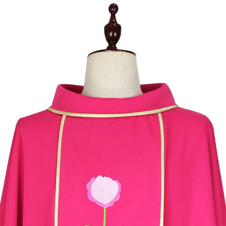 Christianartworkshop Chasuble rose ornée de motifs de roses, de raisins et de blé - image 3