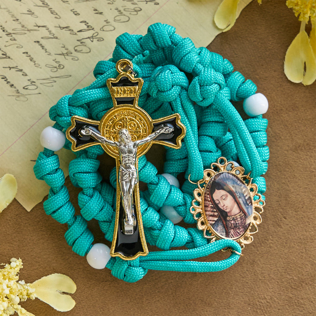 Christianartworkshop Chapelet turquoise vif à nœuds avec camée de Guadalupe : Prise en main ferme, concentration divine - image 4