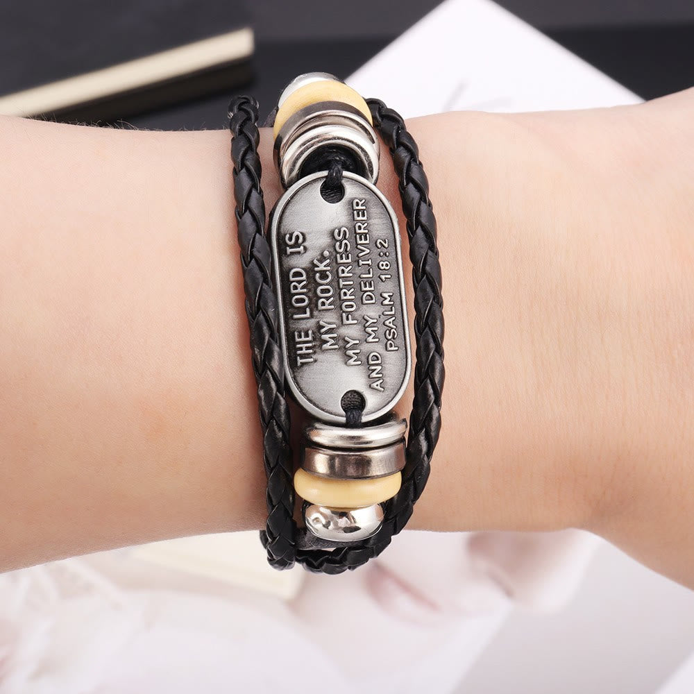 Bracelet en cuir tressé fait main par Christianartworkshop avec inscription du Psaume 18:2 - image 1