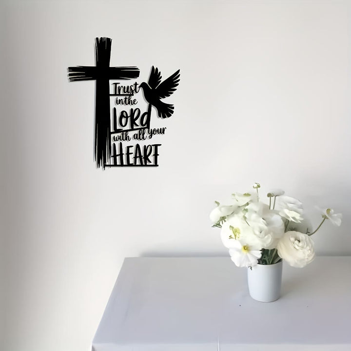 Christianartworkshop Croix et colombe en métal noir, décoration murale avec citation biblique « Confiance en Dieu ». - image 2