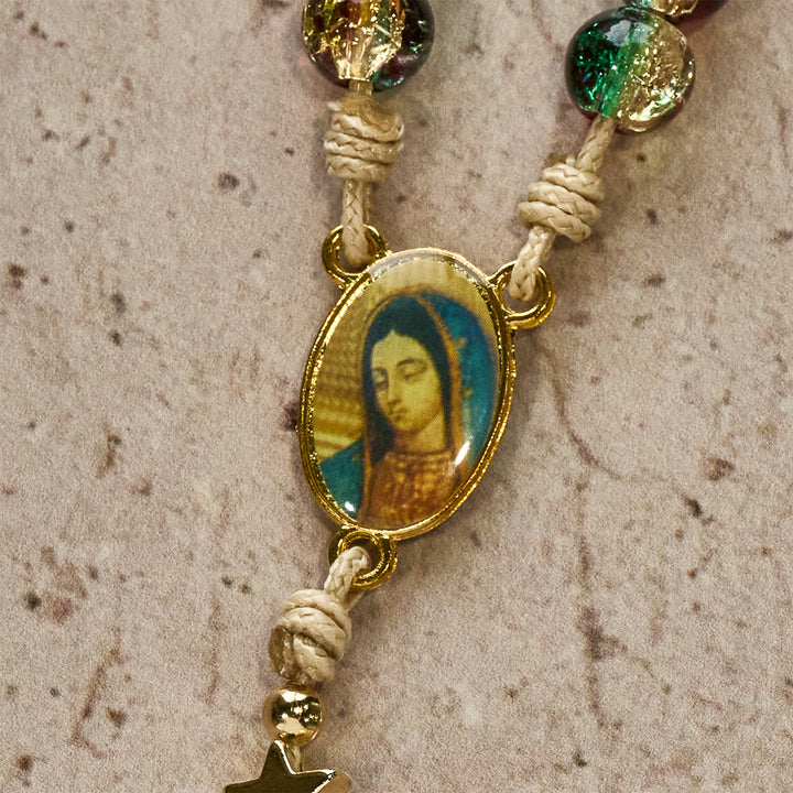Christianartworkshop Cadeau de Noël : Chapelet de Noël en perles de verre : Médaille Notre-Dame de Guadalupe et crucifix doré - image 12