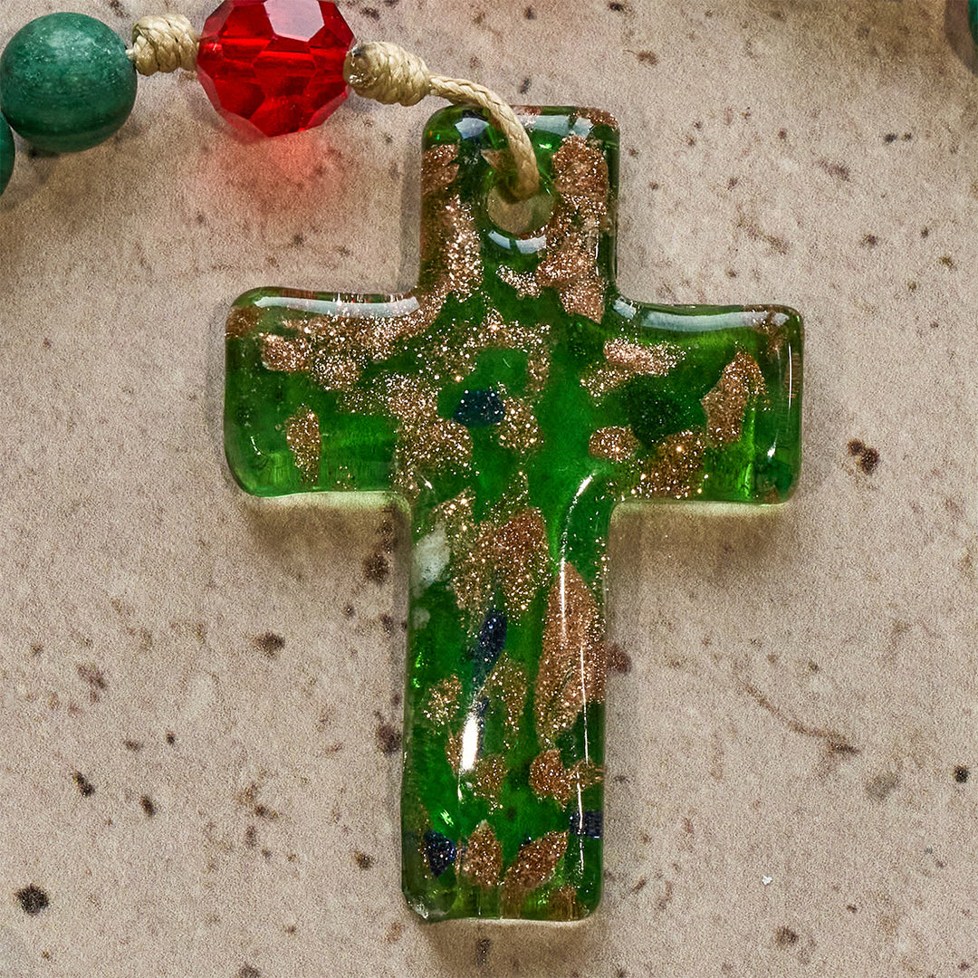 Christianartworkshop Chapelet en pierre à motifs verts pour la prière dévote : Croix en verre vert et doré - image 9