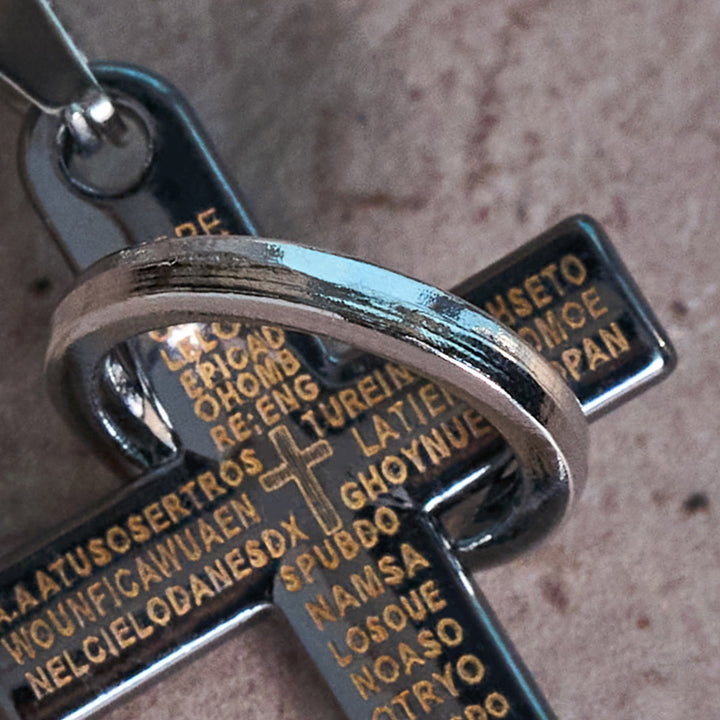 Christianartworkshop Collier pendentif croix à anneaux entrelacés avec le Notre Père : un style audacieux et une signification sacrée - image 4