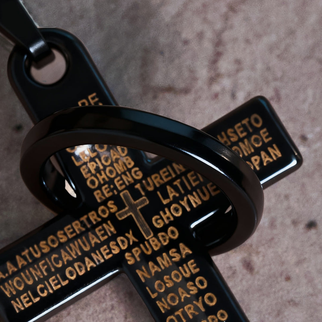 Christianartworkshop Collier pendentif croix à anneaux entrelacés avec le Notre Père : un style audacieux et une signification sacrée - image 10