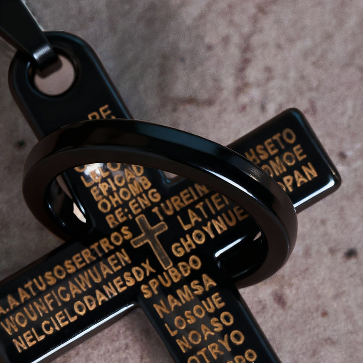 Christianartworkshop Collier pendentif croix à anneaux entrelacés avec le Notre Père : un style audacieux et une signification sacrée - image 10