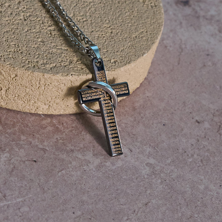 Christianartworkshop Collier pendentif croix à anneaux entrelacés avec le Notre Père : un style audacieux et une signification sacrée - image 3