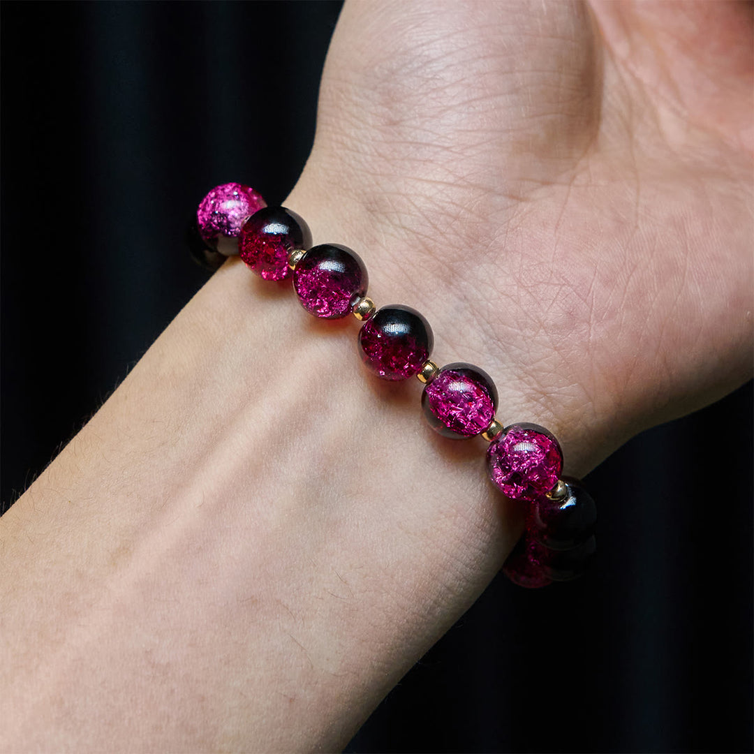 Christianartworkshop Bracelet en perles de verre rose et noir avec croix dorée, symbole de grâce et de force - image 2
